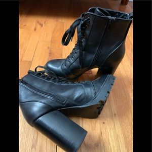 Steve Madden Laurie combat boot